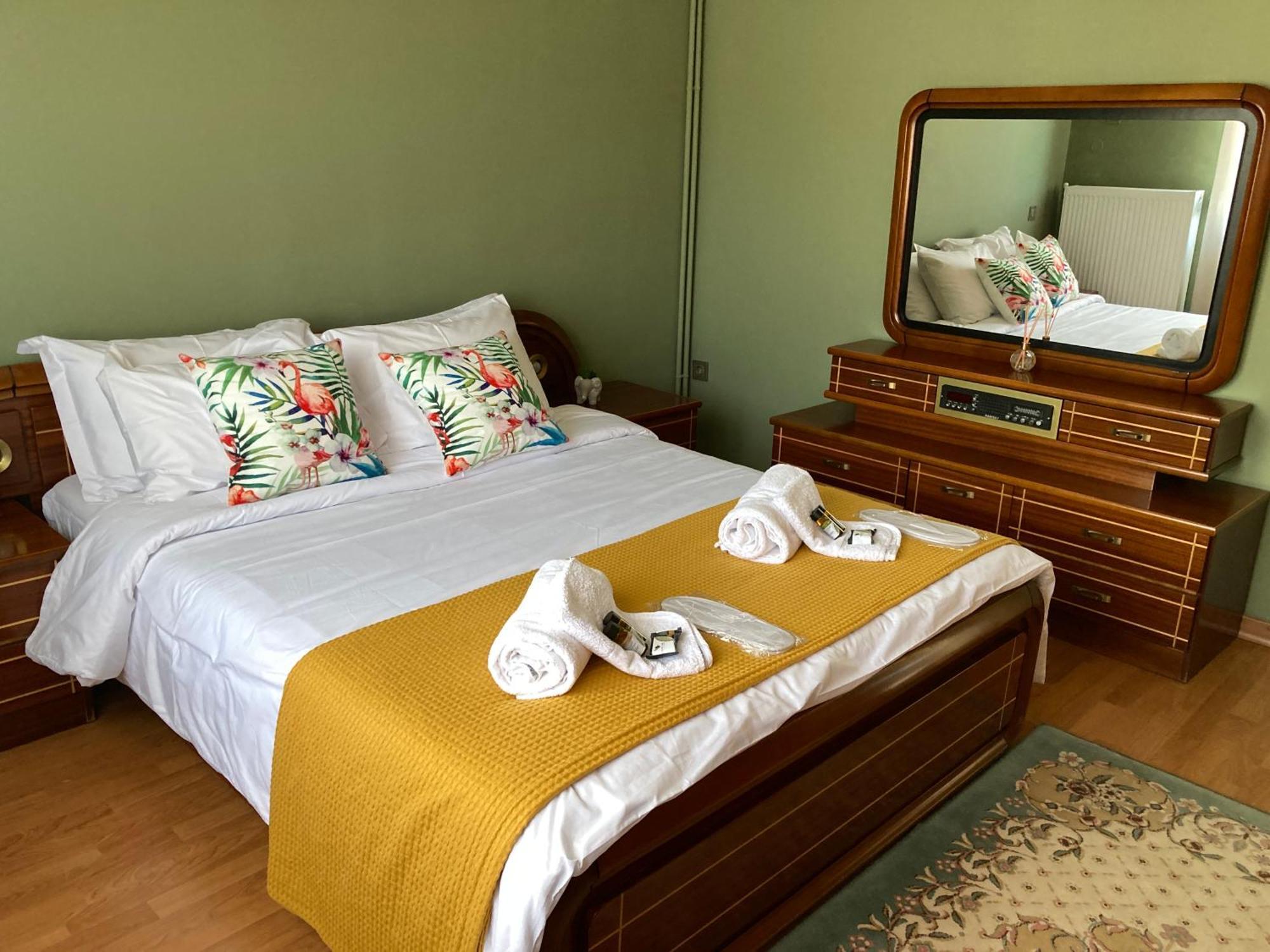Corner House Apartment Kastoria Ngoại thất bức ảnh