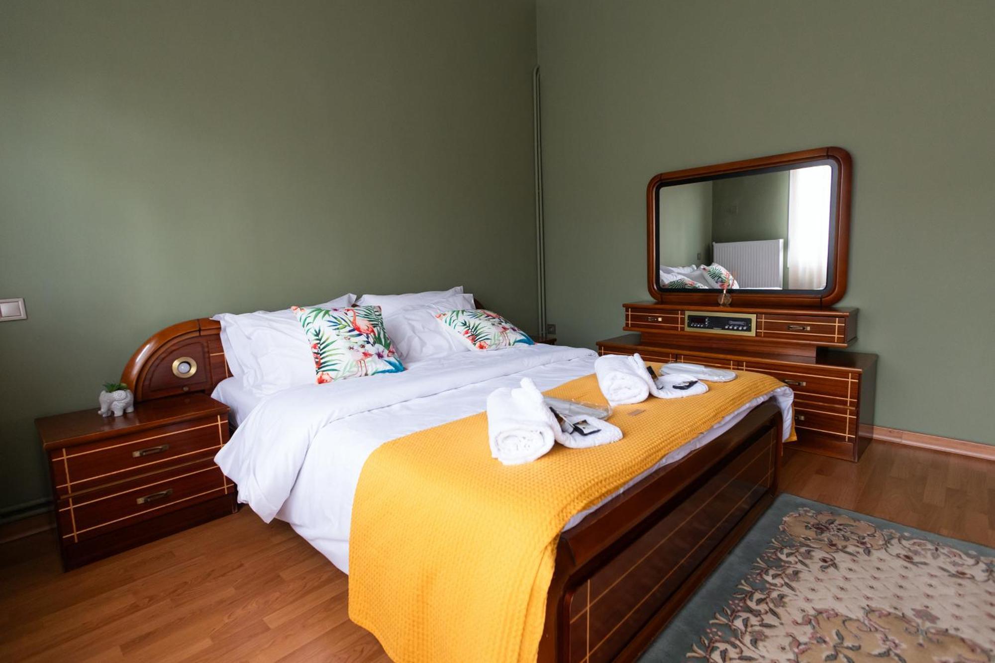 Corner House Apartment Kastoria Ngoại thất bức ảnh